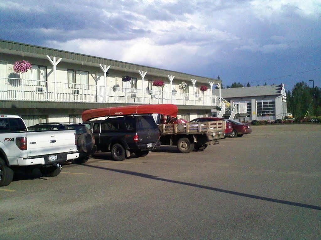 Canavan Inn Quesnel Exterior photo